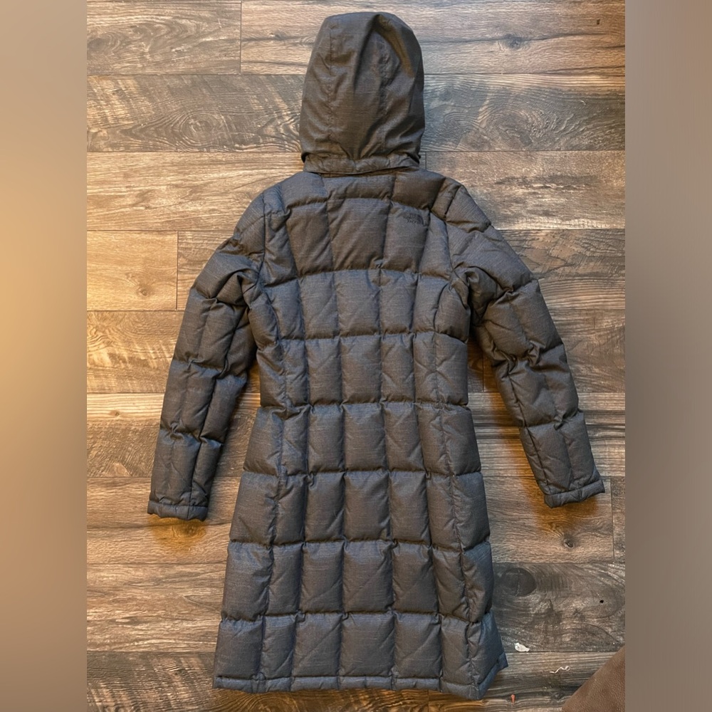 The North Face Women’s Charcoal Puffer Jacket - Picture 6 of 6